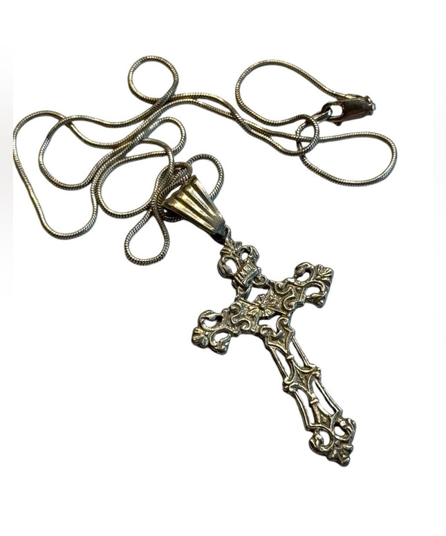 Vintage 20” sterling silver rooe chain with ornate cross religious