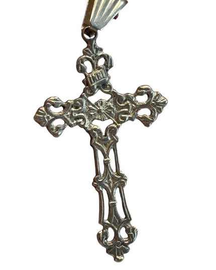 Vintage 20” sterling silver rooe chain with ornate cross religious