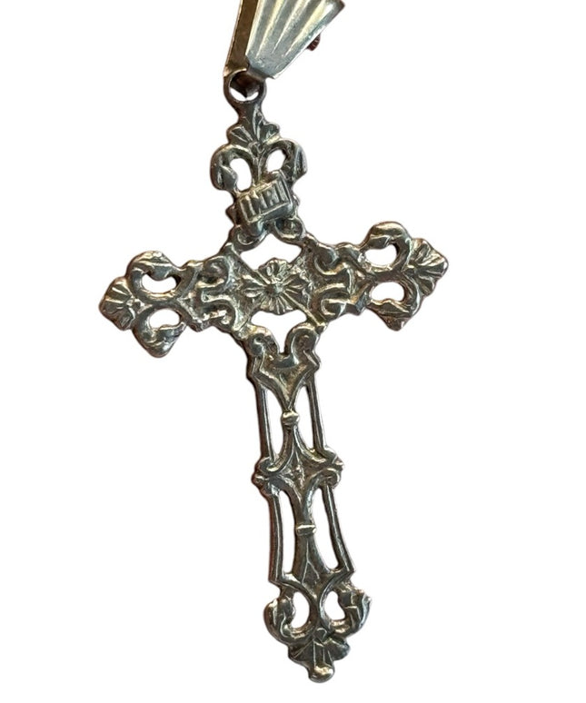 Vintage 20” sterling silver rooe chain with ornate cross religious