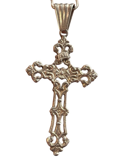 Vintage 20” sterling silver rooe chain with ornate cross religious