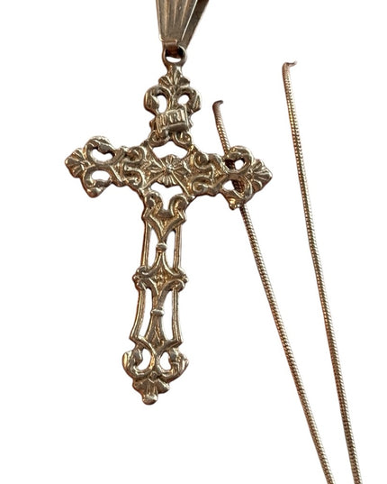 Vintage 20” sterling silver rooe chain with ornate cross religious