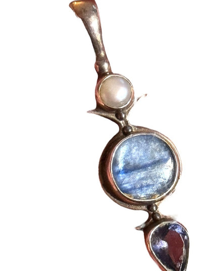 Elegant Blue Stone & pearl Drop Earrings Sajen 925
Sterling Silver