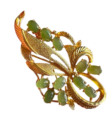 Vintage Elegant Gold plated and Green Apple Jadite Leaf Brooch