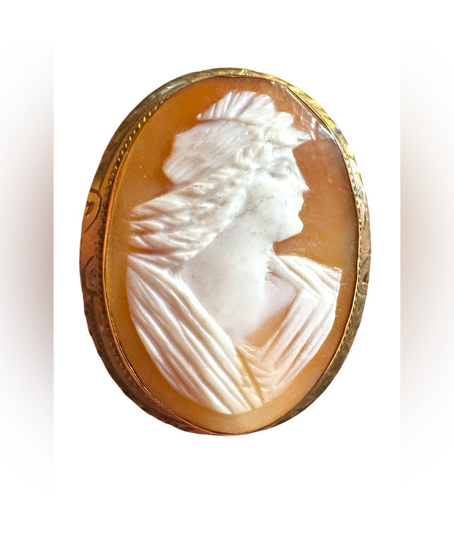 Vintage 1930s Elegant rolled gold shell Cameo Brooch