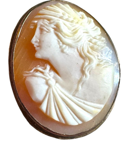 Antique silver Elegant conch shell carved Cameo Brooch left facing