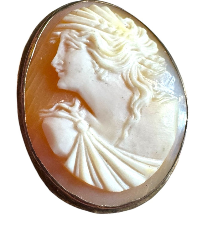 Antique silver Elegant conch shell carved Cameo Brooch left facing