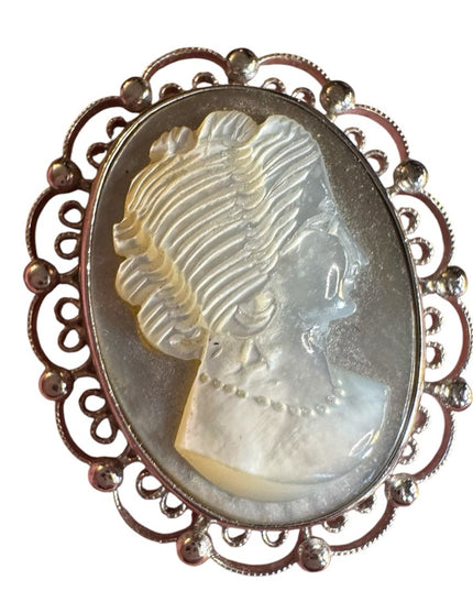 Vintage Sorrento sterling filagree 925 MOP mother of
pearl carved cameo brooch