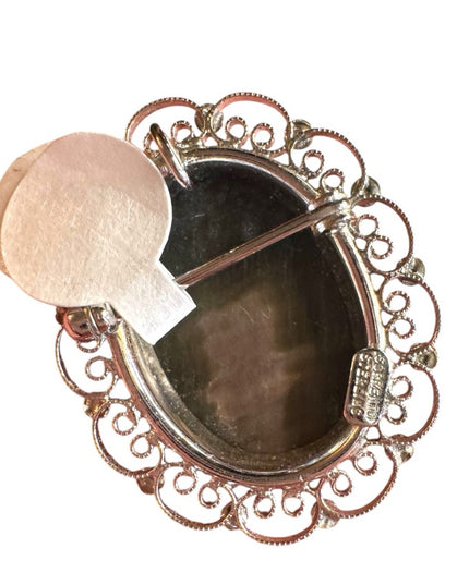 Vintage Sorrento sterling filagree 925 MOP mother of
pearl carved cameo brooch