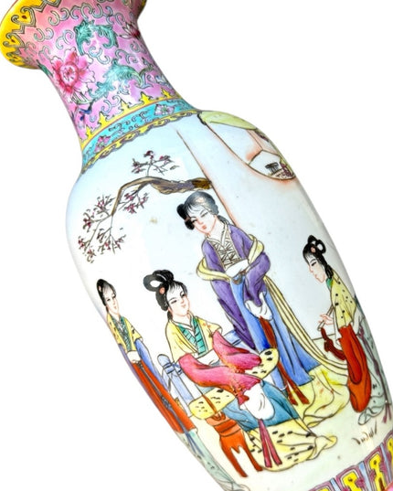 Art Chinese Porcelain Vintage Family Rose Vase Polychrome Women in the Garden