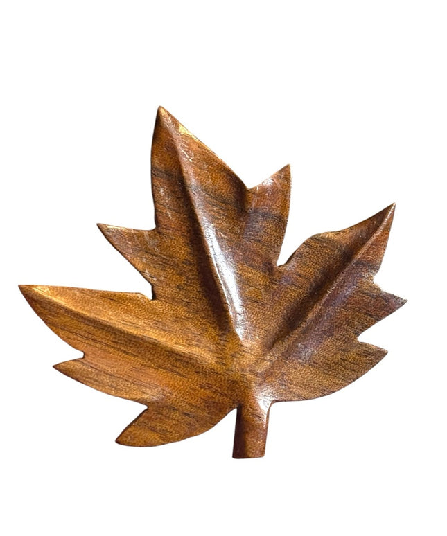 Vintage MC 1950s handmade Wooden Maple Leaf Decorative brooch