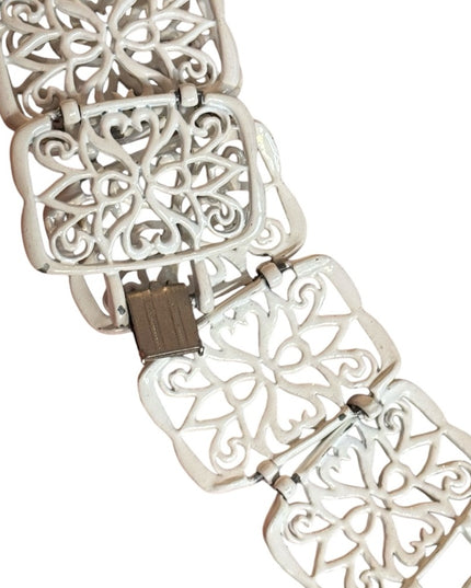 Elegant vintage 1970s enameled white floral filagree Bracelet