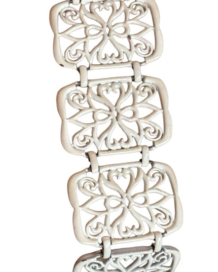 Elegant vintage 1970s enameled white floral filagree Bracelet