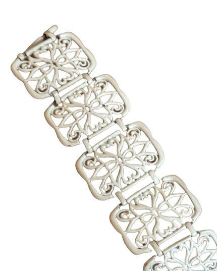Elegant vintage 1970s enameled white floral filagree Bracelet