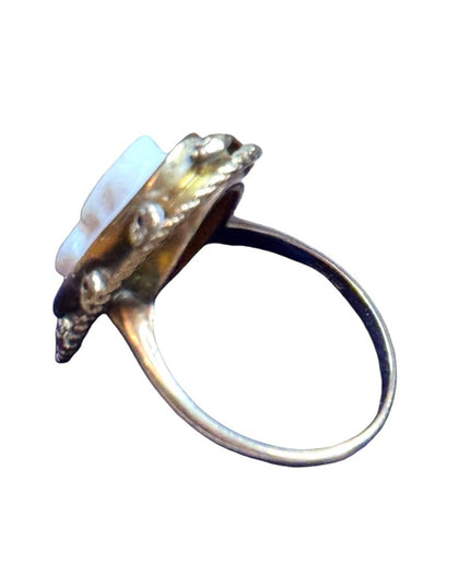 Antique 10k gold Elegant carved shell Cameo Ring