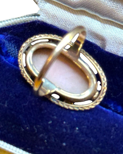 Antique 10k gold Elegant carved shell Cameo Ring