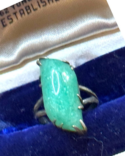 Vintage sterling silver 925 Elegant Green jade  Stone Ring