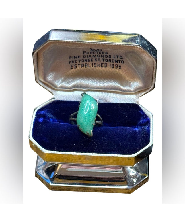 Vintage sterling silver 925 Elegant Green jade  Stone Ring