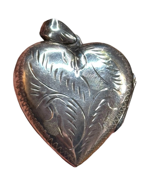 Lovelt sterling silver 925 vintage etched large heart locket