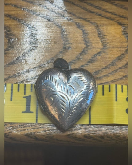 Lovelt sterling silver 925 vintage etched large heart locket