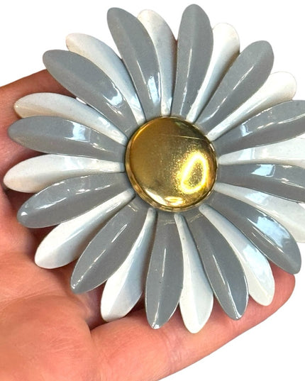 Vintage 1970s Gray and White Metal Large Daisy Brooch