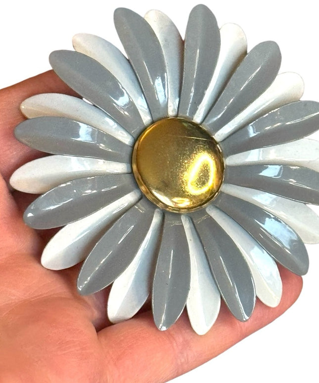 Vintage 1970s Gray and White Metal Large Daisy Brooch