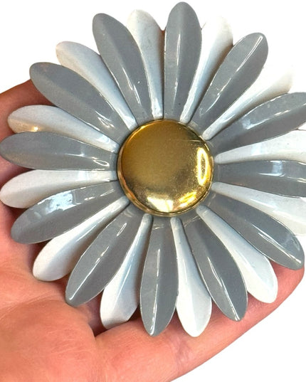 Vintage 1970s Gray and White Metal Large Daisy Brooch