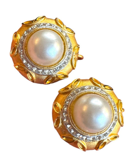 Vintage Gold textured design Pearl crystal rhinestone round Clip On Earrings