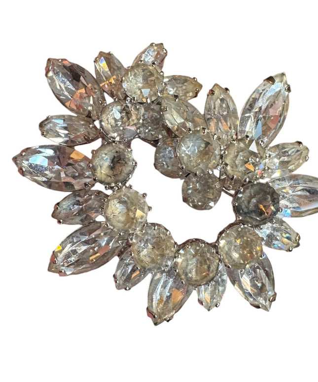 Elegant Vintage sstunning sparkly clear Crystal starburst Brooch silver finish