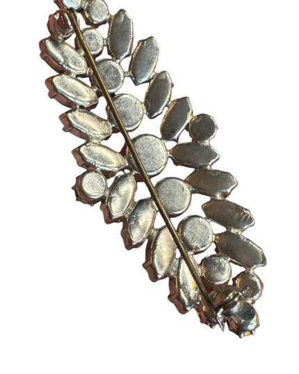 Stunning Elegant 1950s silver finish  clear Crystal bar Brooch