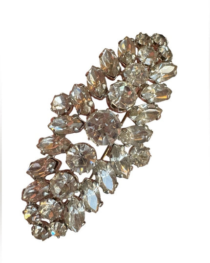 Stunning Elegant 1950s silver finish  clear Crystal bar Brooch