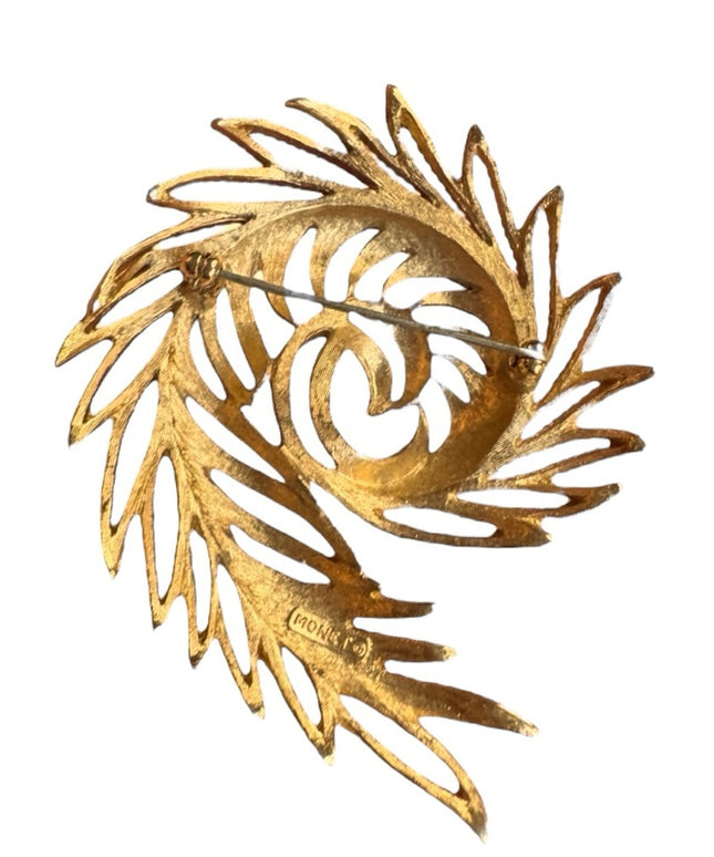 Vintage MONET Large feather textured brushed gold plt finish Swirl Brooch