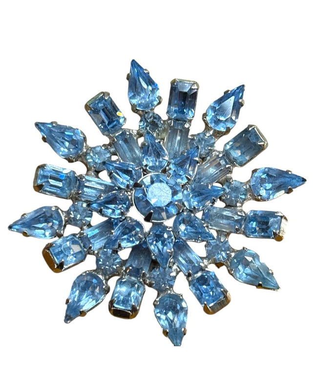 Vintage 1950s Stunning flower starburst BLUE Crystal Brooch