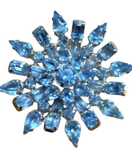 Vintage 1950s Stunning flower starburst BLUE Crystal Brooch