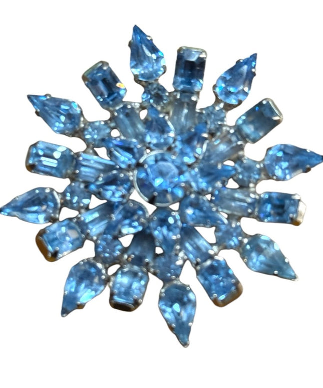 Vintage 1950s Stunning flower starburst BLUE Crystal Brooch