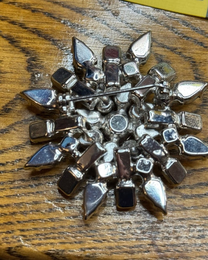 Vintage 1950s Stunning flower starburst BLUE Crystal Brooch