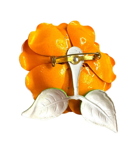 Vintage 1950s So pretty Orange & white metal
Flower Brooch