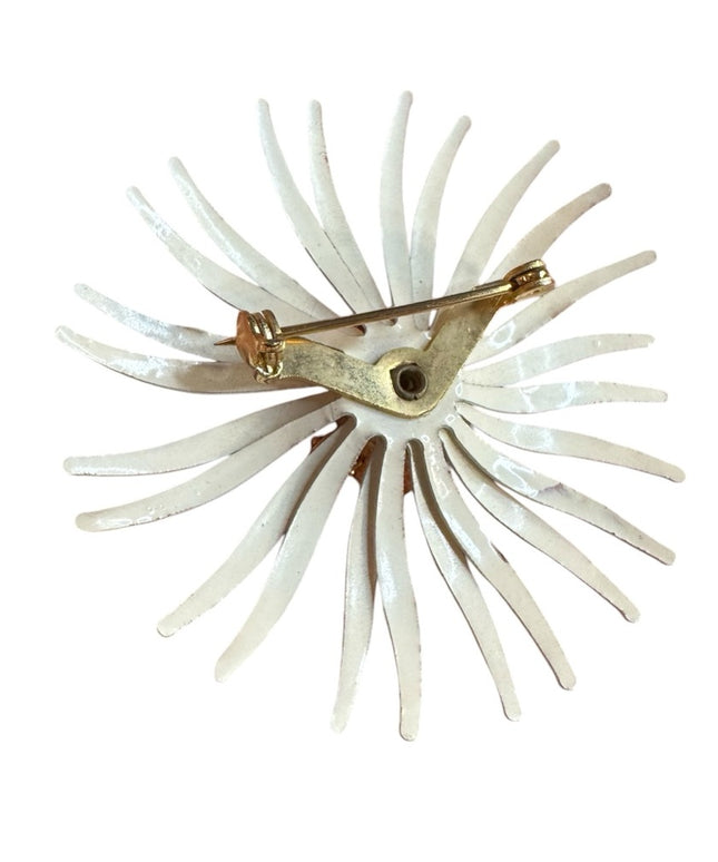 Vintage creamy enameled White and Gold Floral metal Brooch