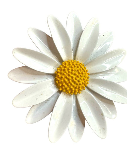 Vintage enameled White & yellow floral flower metal Daisy Brooch