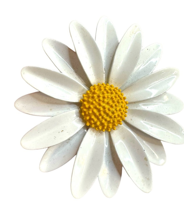 Vintage enameled White & yellow floral flower metal Daisy Brooch