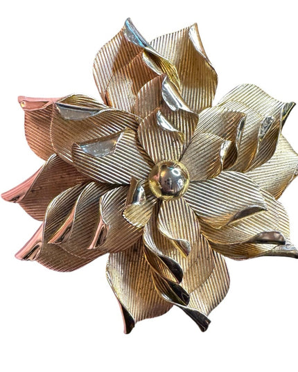 Elegant vintage large  Gold Flower Brooch