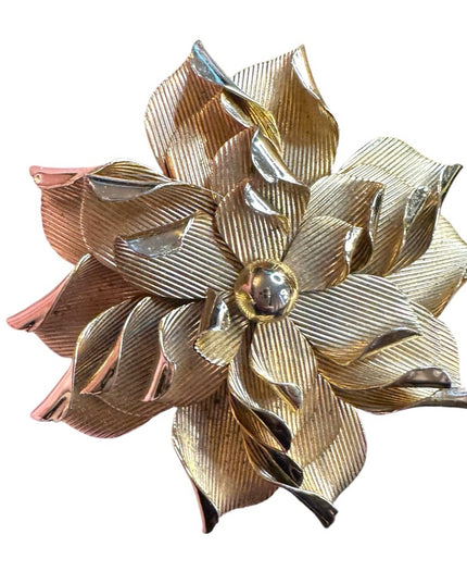 Elegant vintage large  Gold Flower Brooch