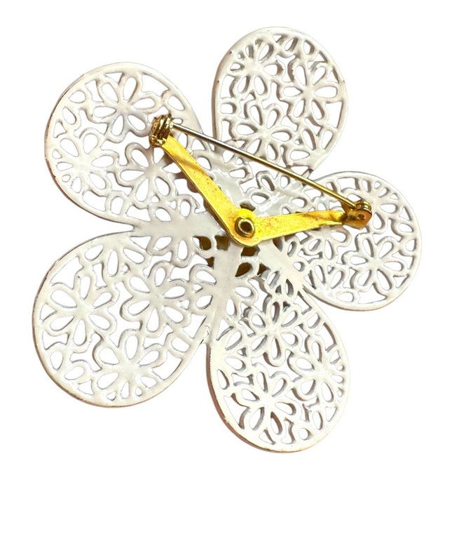 Charming vintage metal White and Gold Flower Brooch