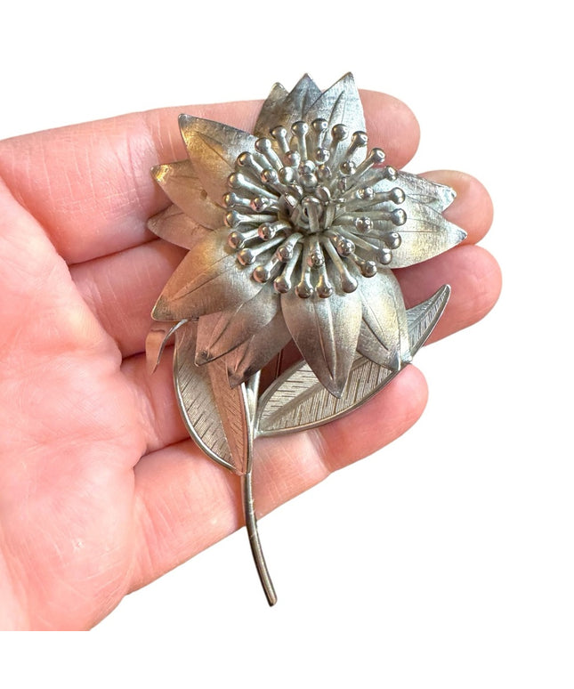Vintage 1970s Silver finish brused metal Flower Brooch floral