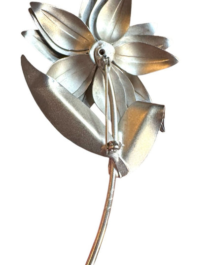 Vintage 1970s Silver finish brused metal Flower Brooch floral