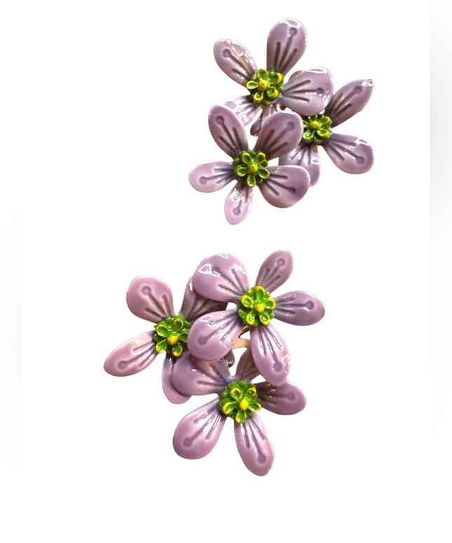 Lavender purple vintage 1970s metal  Floral clip on  Earrings