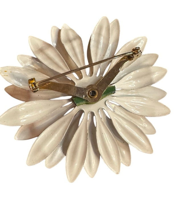 Vintage 1970s white & yellow enameled metal Flower Brooch floral large