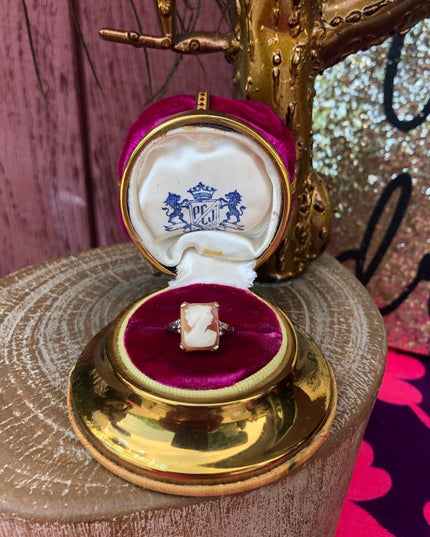 Vintage 10k Gold Carved cameo ring