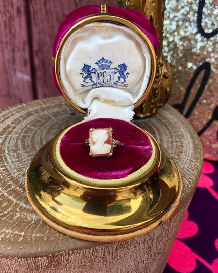 Vintage 10k Gold Carved cameo ring