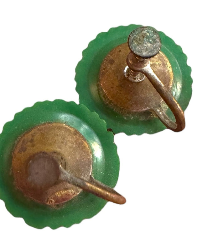 Vintage Green Leaf Earrings Bakelite  green 1950s Screw back