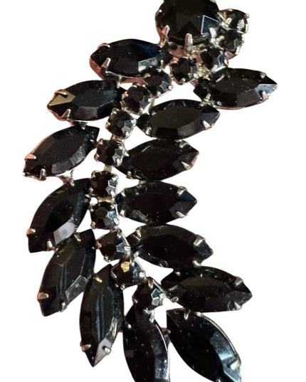 Beautiful Vintage Weiss Brooch Black crystal Rhinestones/Japanned Metal mourning